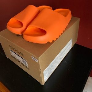 YEEZY SLIDES 'ENFLAME ORANGE'